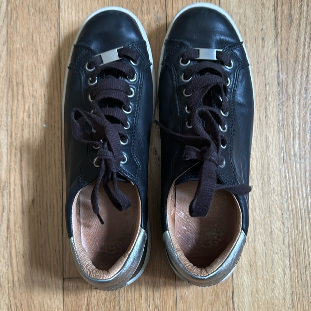 Ugg sneakers